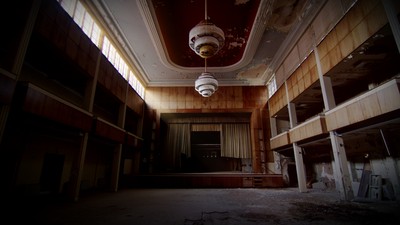 Screenshot of "Curtain Up!" by StrandKorbVerleih24